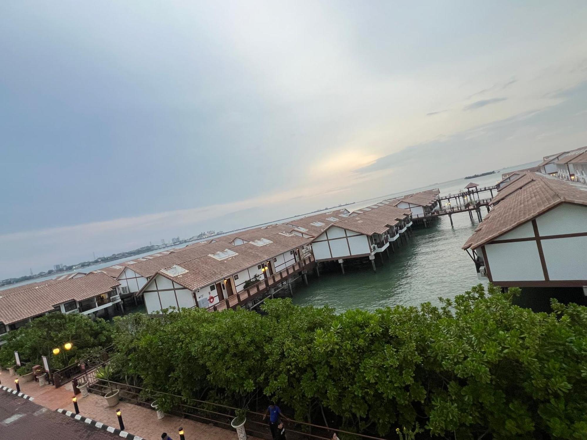 Water Chalet Pd Private Unit Port Dickson Exterior foto